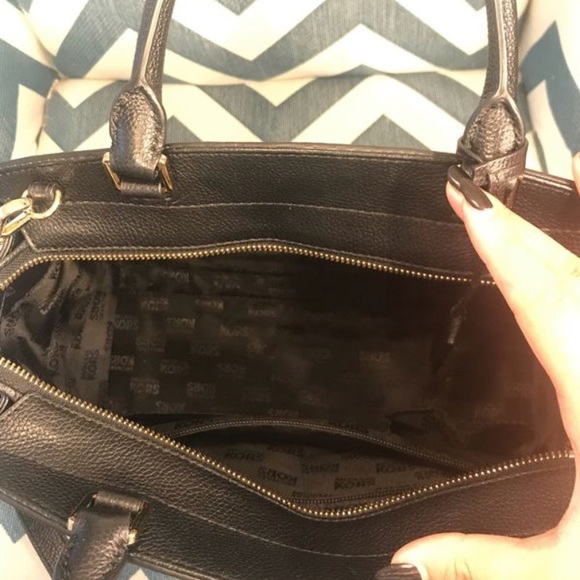 Beautiful leather Michael kors satchel